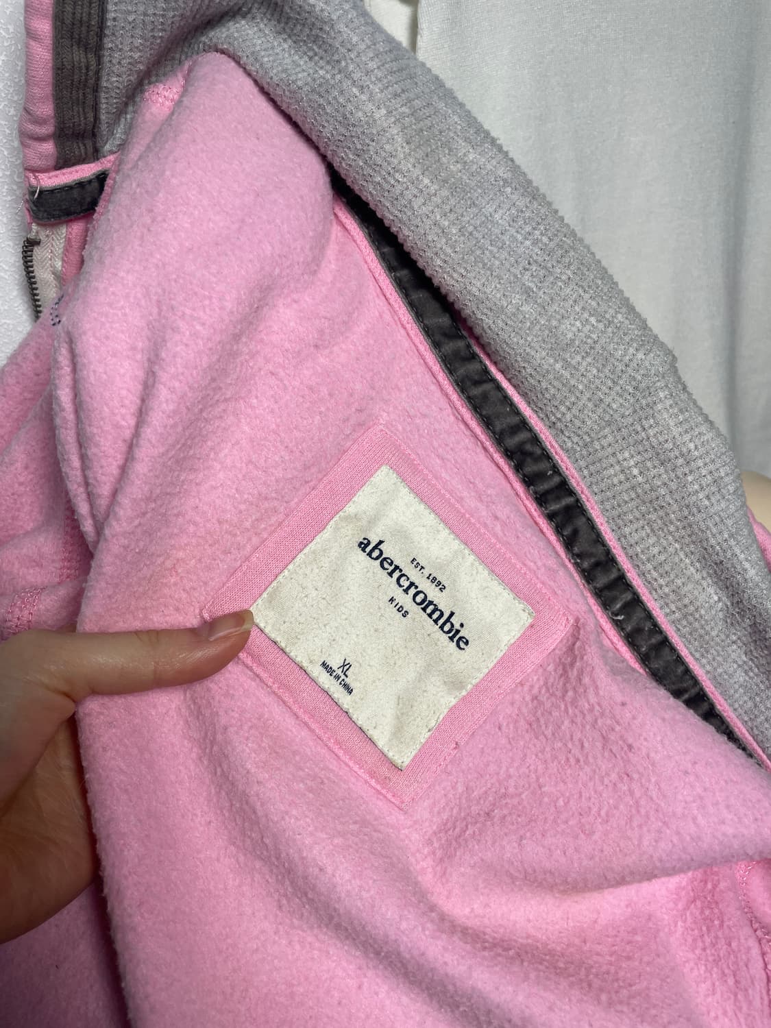 Abercrombie 아베크롬비 핑크 데미지 스펠로고 후드집업 상품이미지5