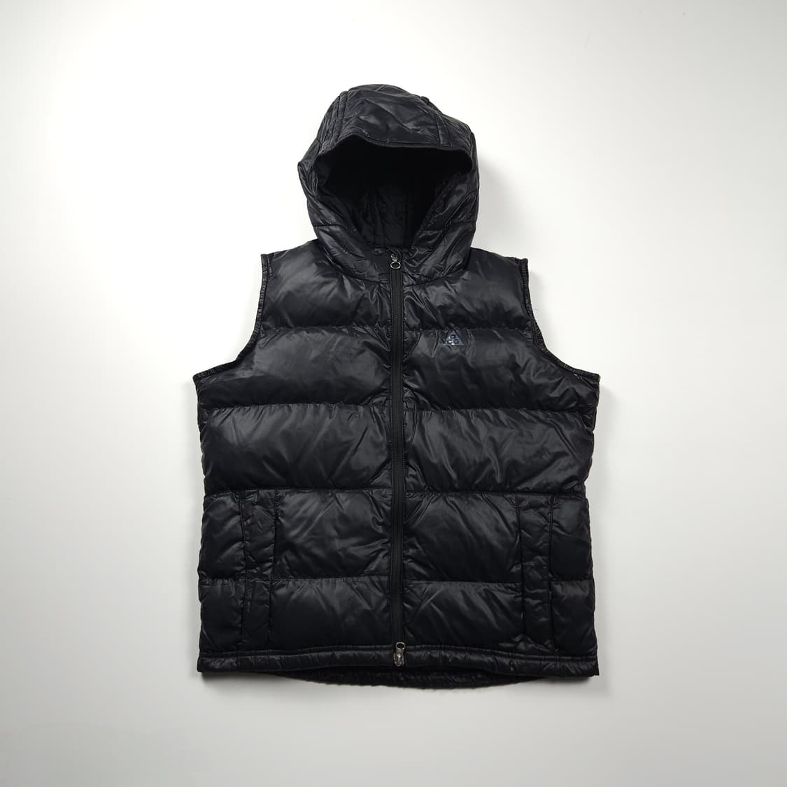 나이키 acg 우먼스 글로시 블랙 경량 다운 베스트 상품이미지1