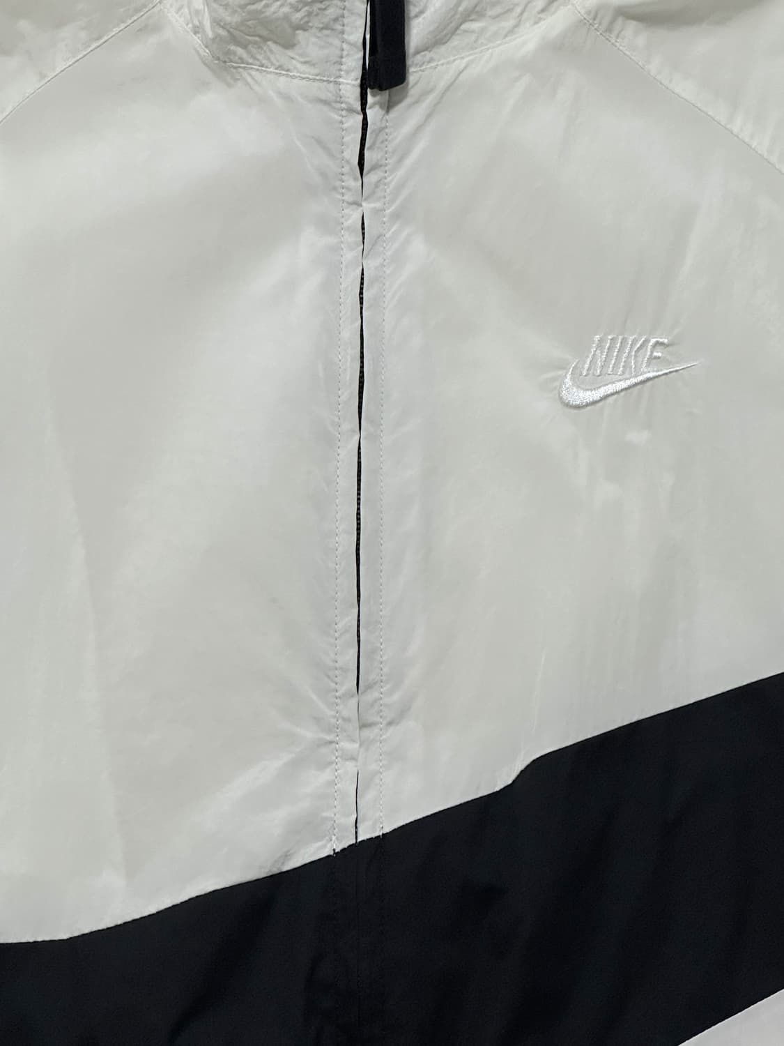 Nike 빅스우시 화이트 바람막이 (윈드브레이커) 상품이미지2