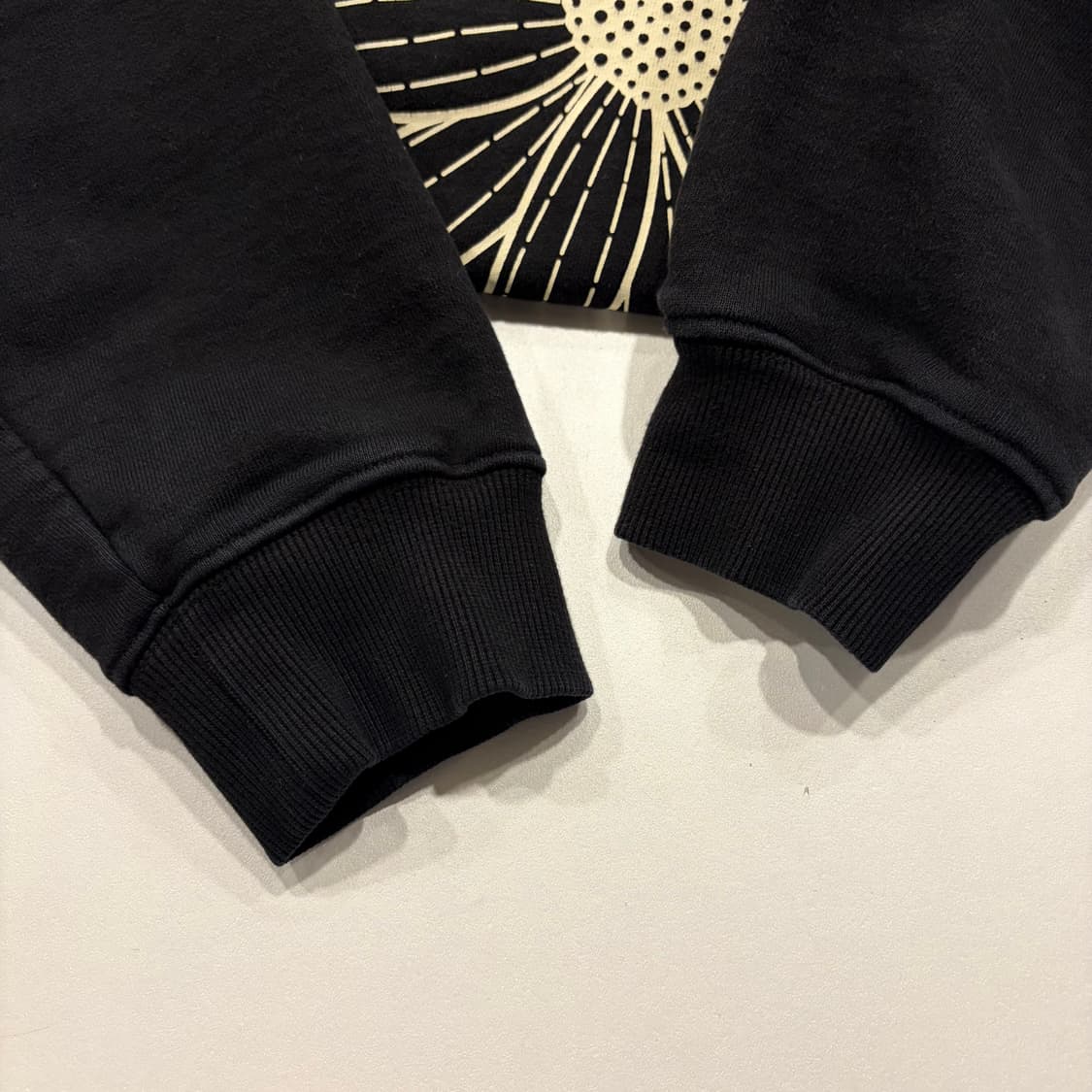 마르디 메크르디 플라워 맨투맨 블랙 C237 상품이미지5