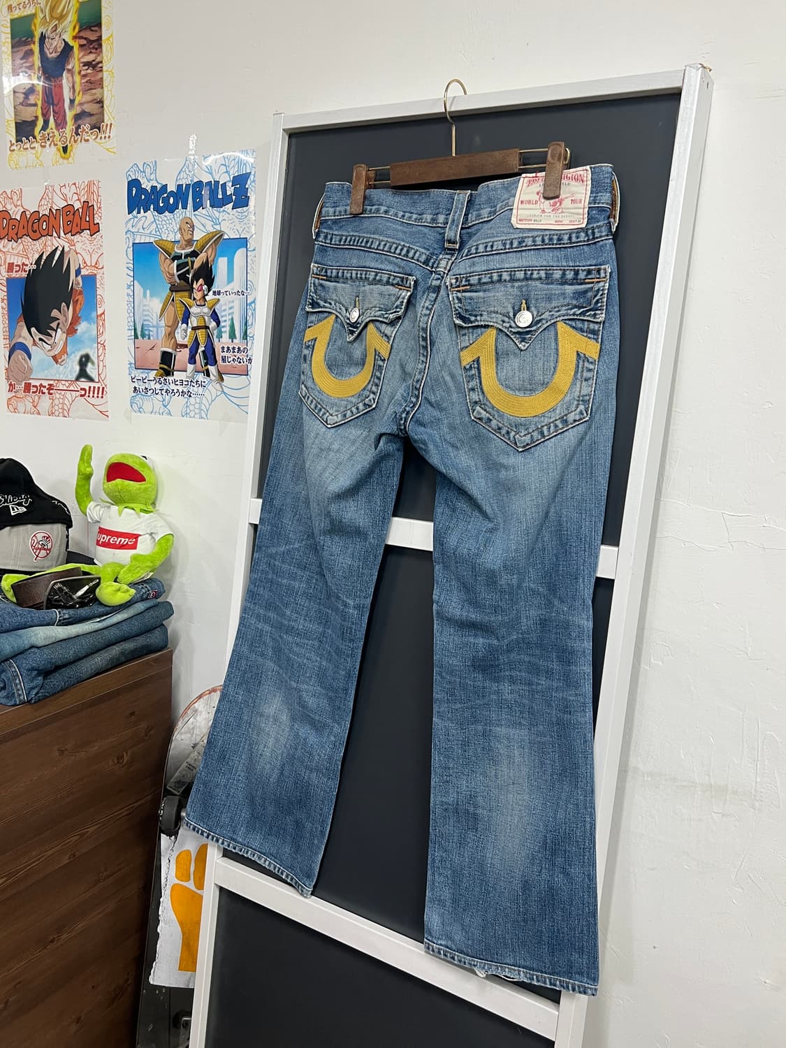 True Religion 트루릴리전 빌리 부츠컷 데미지 연청 데님 팬츠 상품이미지1