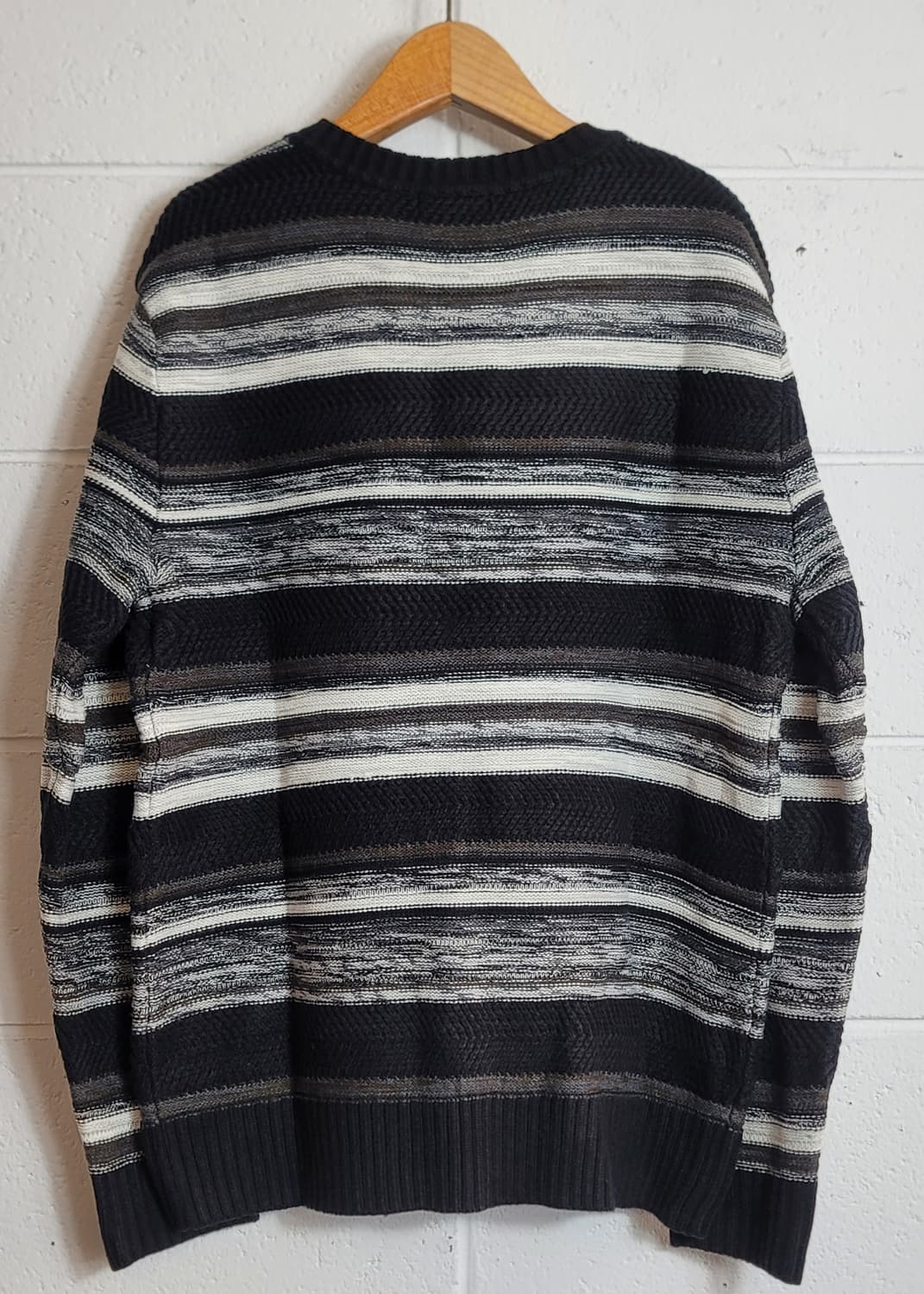 더클래쓰(THE CLASS) 니트 맨투맨티셔츠 판매 상품이미지2