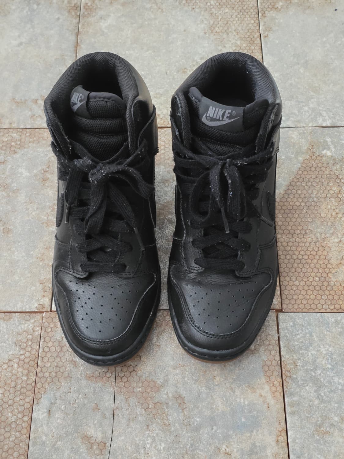 (225)나이키 덩크 스카이 하이 에센셜 블랙 검 상품이미지2