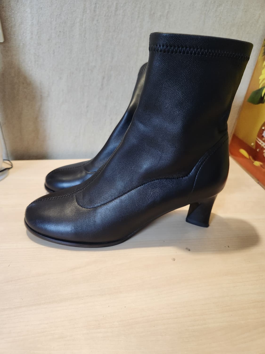 세련된 블랙 앵클부츠 / 미들힐 / 255데일리 & 오피스룩 필수템 👠 상품이미지3