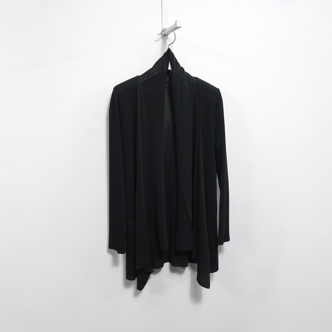 [38, 66 ]ANAYI  블랙 드레이프 가디건  상품이미지2