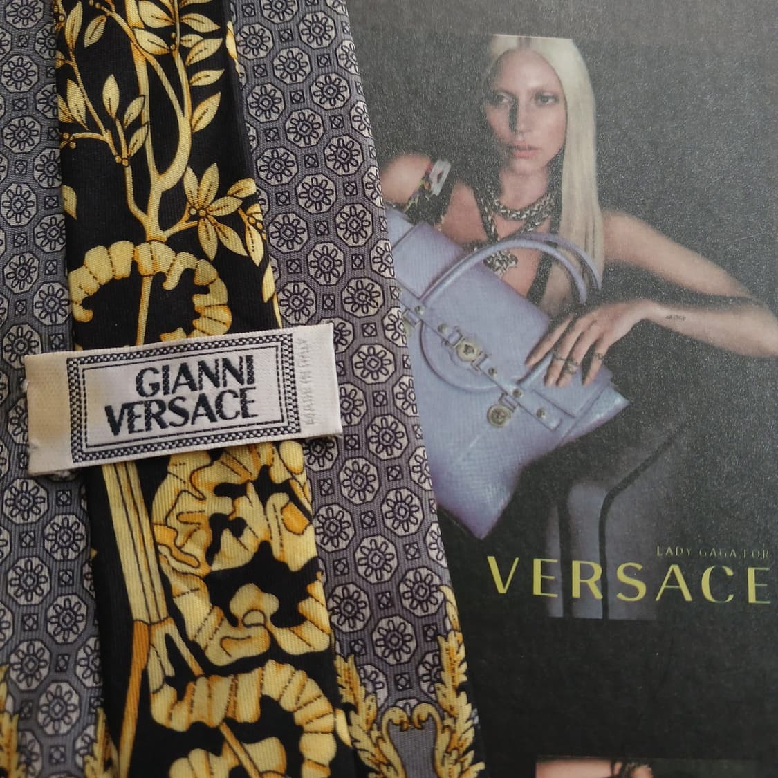 지안니 베르사체 실크 바로크 패턴 넥타이 9.5cm B등급 A18725
 상품이미지3