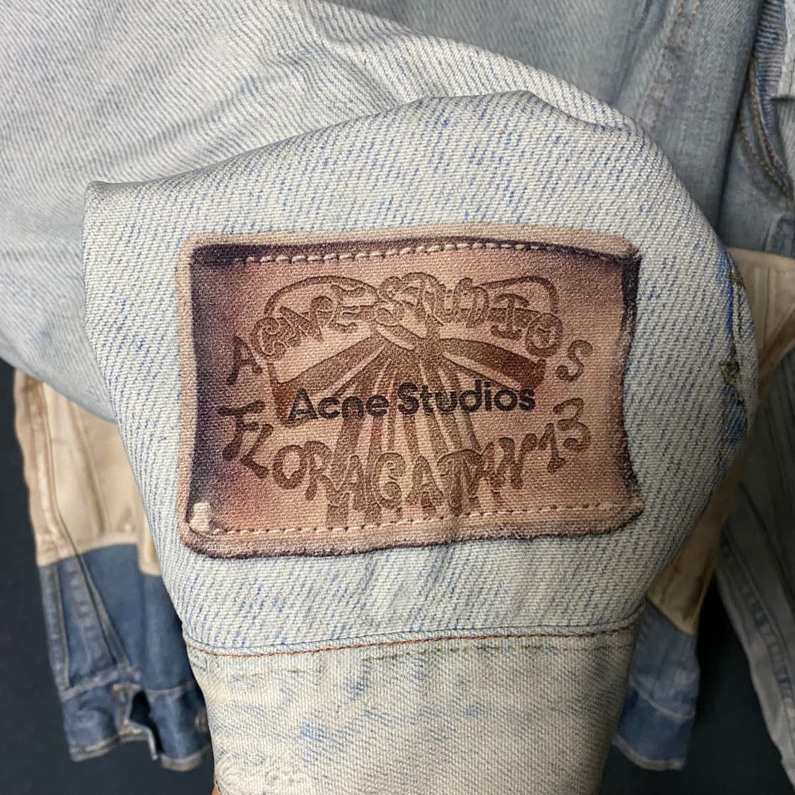 [Acne Studios]아크네 트롱프뢰유 프린트 데님 재킷 48 상품이미지7