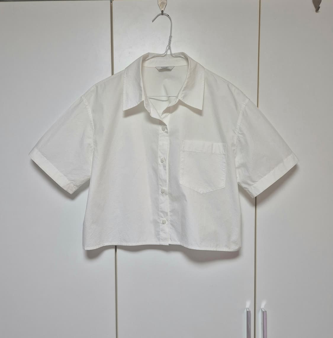 시스티나 백 버튼 크롭 반팔 셔츠 화이트 SISTINA 상품이미지4