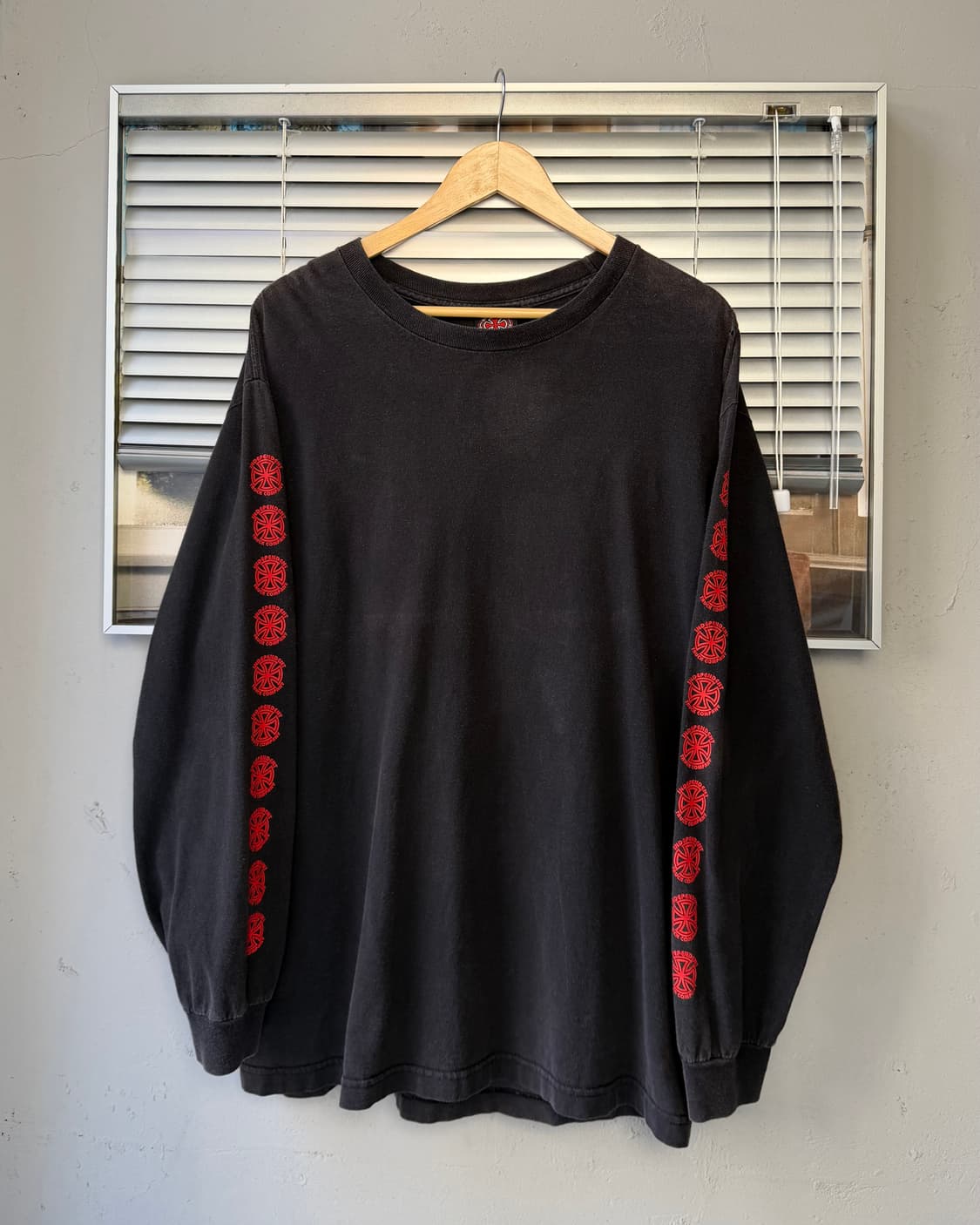 Independent trucks long sleeve 상품이미지4