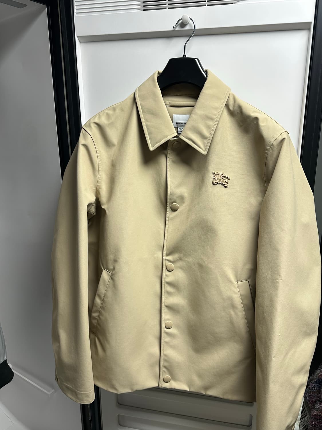 버버리 남성 베이지 자켓 판매합니다. 상품이미지1
