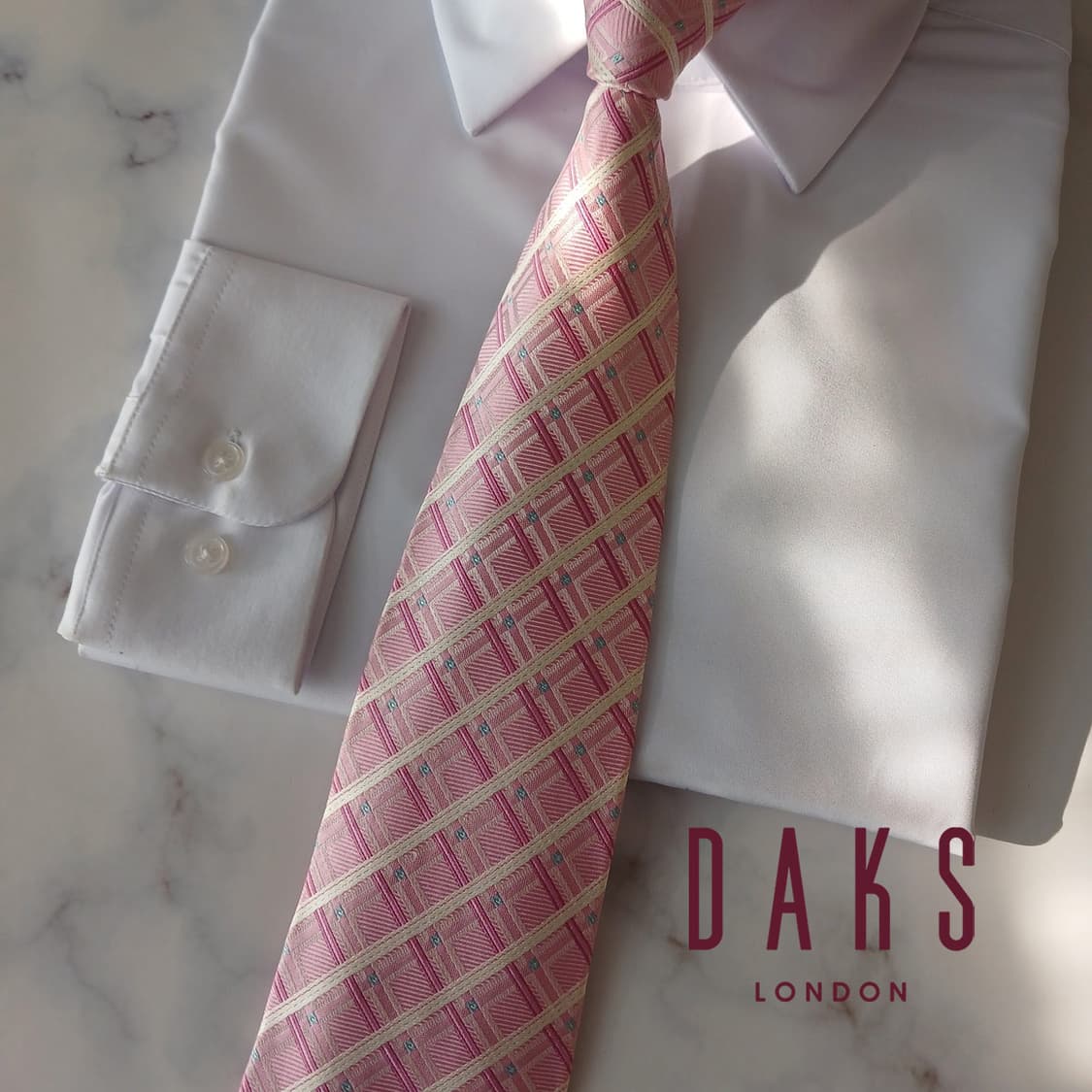 닥스 실크 핑크 체크 패턴 넥타이 9.5cm A+등급 A18989
 상품이미지1