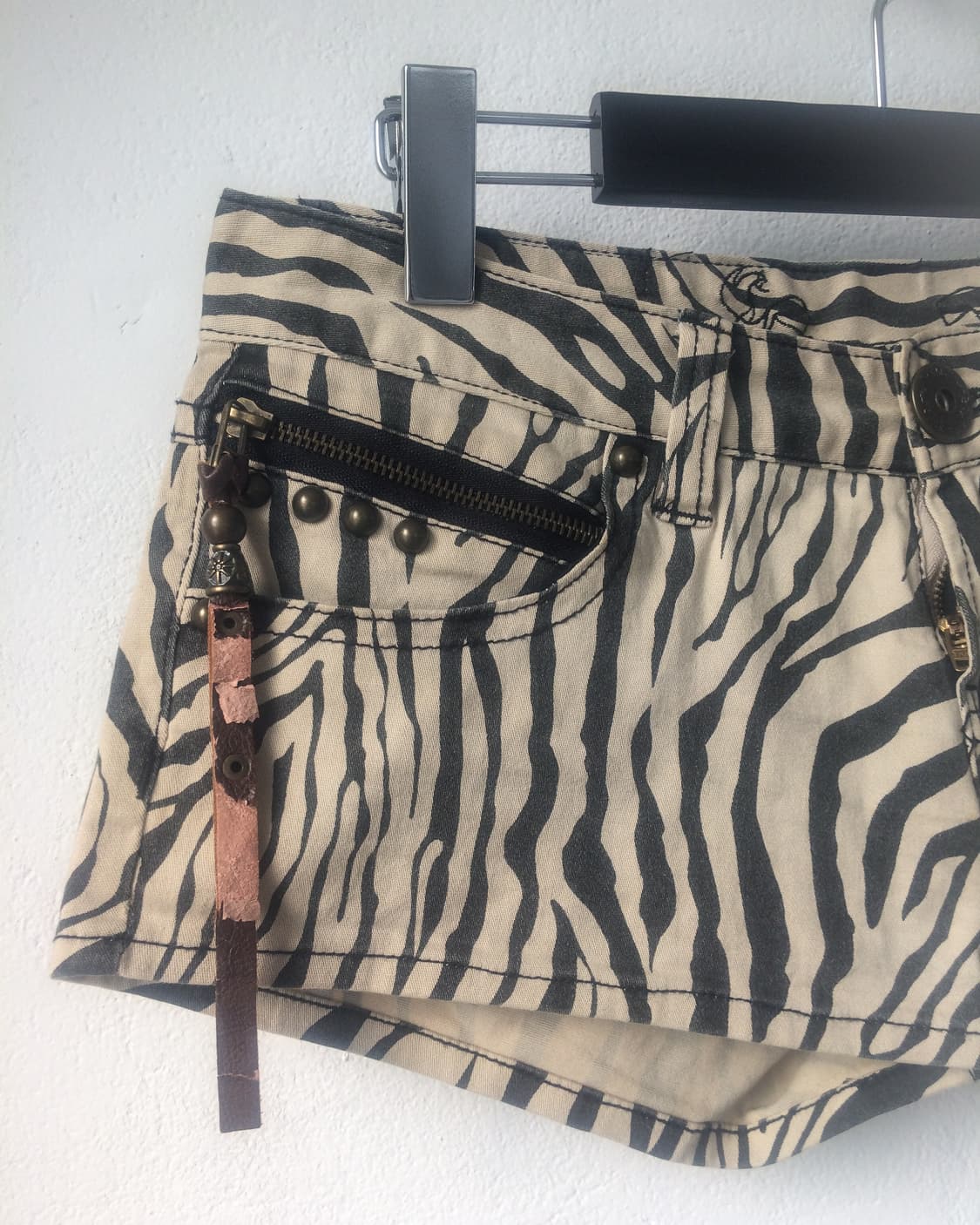 Stud point zebra pattern micro pants 상품이미지4