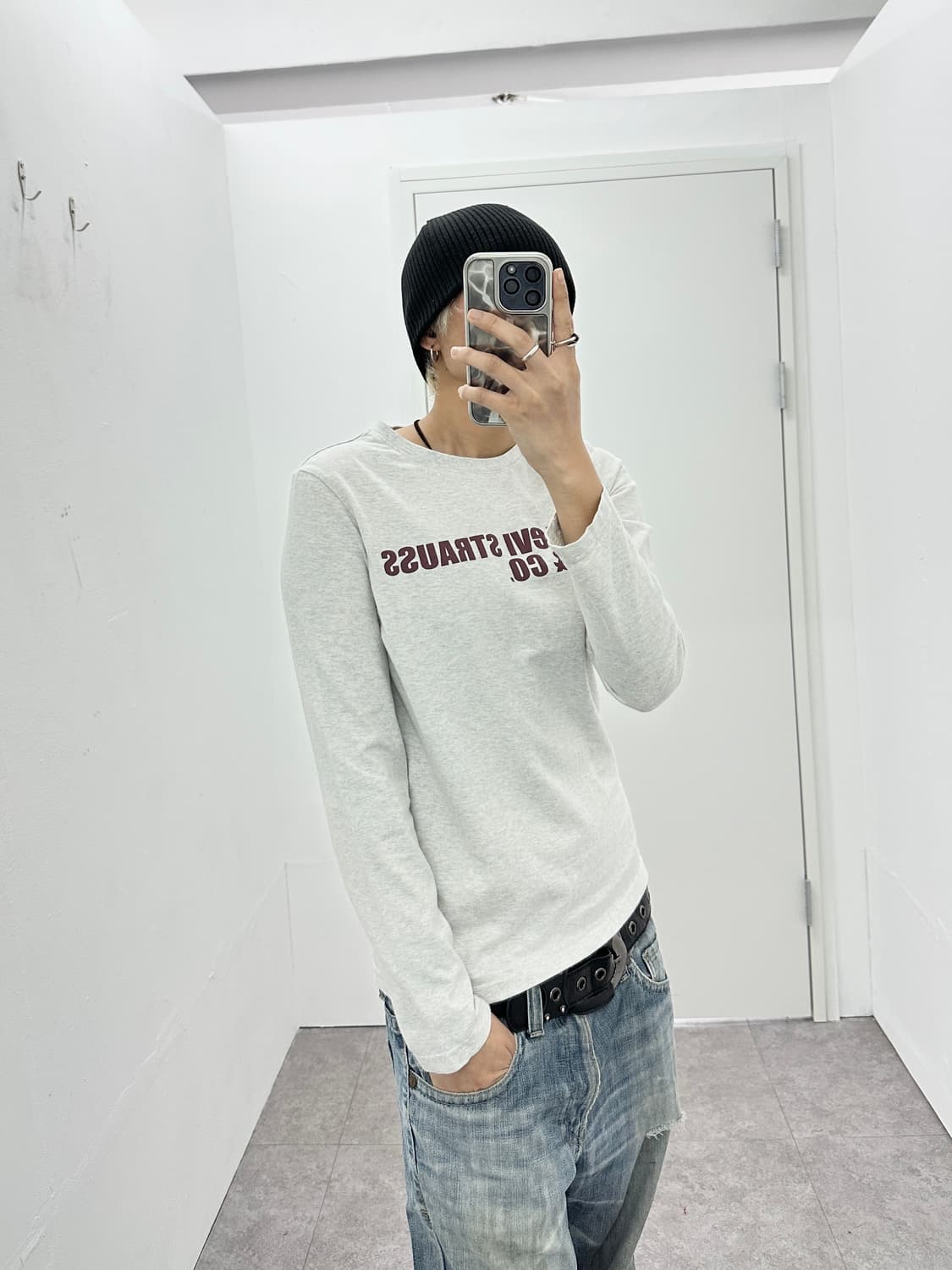Levi’s red tap back printing long sleeve 상품이미지1