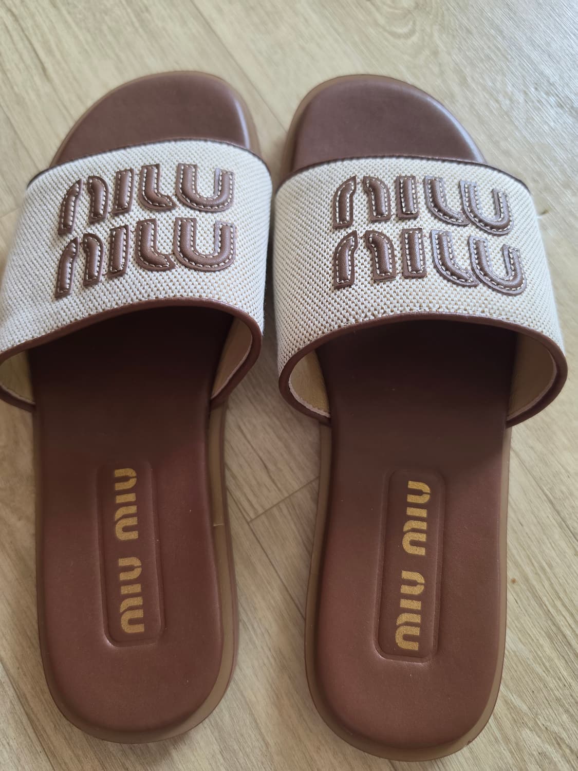 미우미우라피아슬라이드슬리퍼 38 상품이미지2