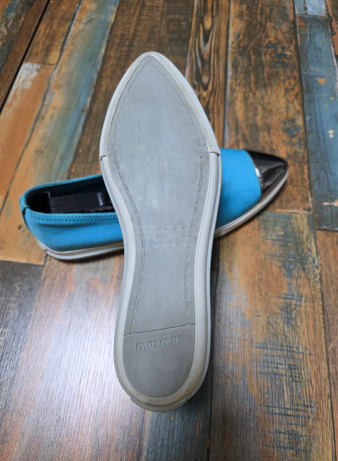 미우미우 메탈토 슬립온 / 민트 블루 컬러 / 36반  (235) 상품이미지9