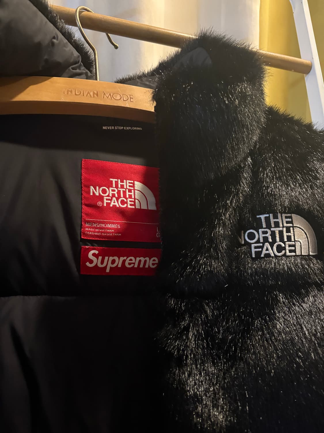 슈프림 x 노스페이스 포우 퍼 눕시 패딩 블랙 20FW 상품이미지2