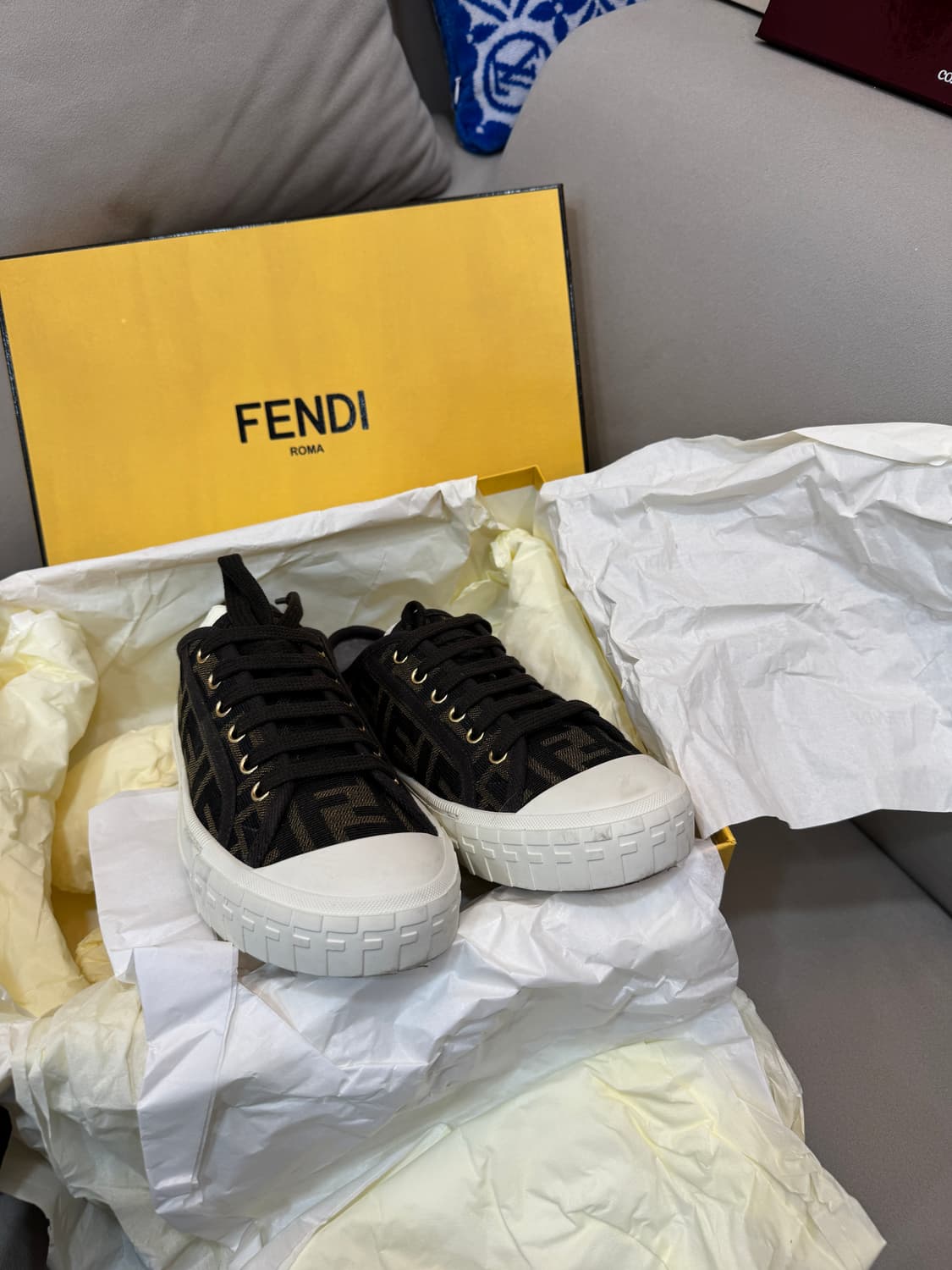 새상품급 펜디 자카드 도미노 스니커즈 36사이즈  상품이미지2