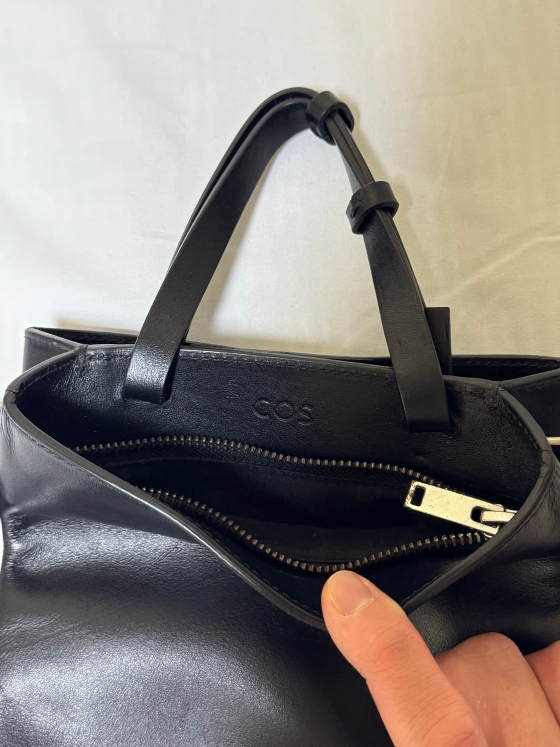 코스 리얼레더 크로스백 상품이미지2