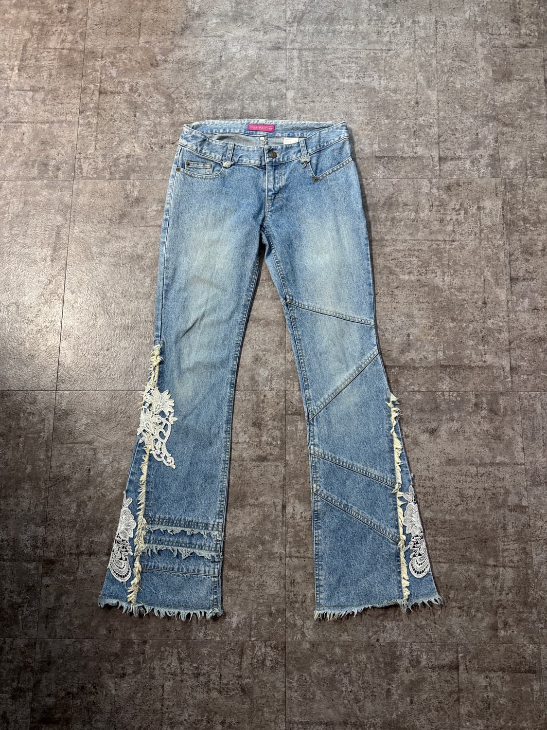 레이스 패치 프린지드 부츠컷 데님 상품이미지3