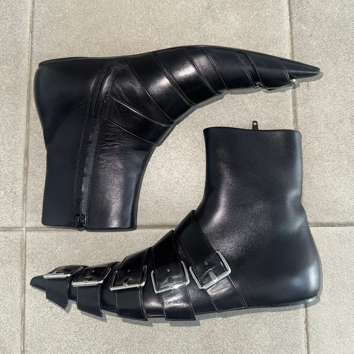 발렌시아가 플랫 나이프 버클 부츠 상품이미지2