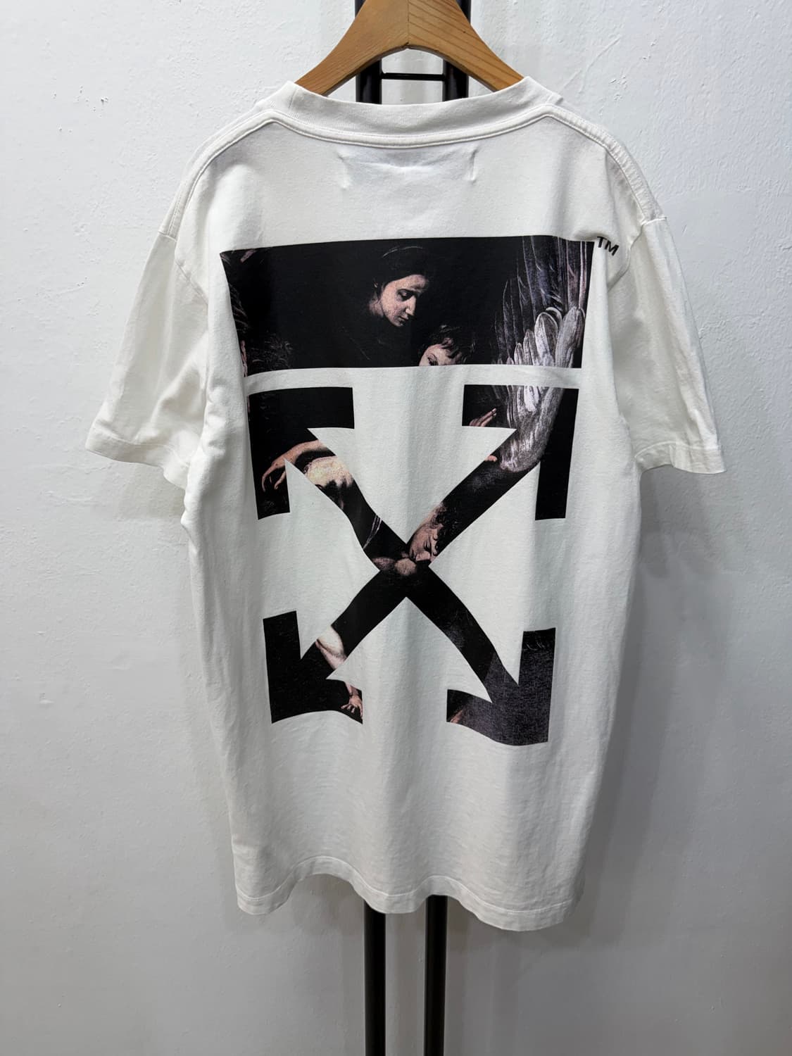 정품) 오프화이트 남성 반팔티 M 상품이미지5