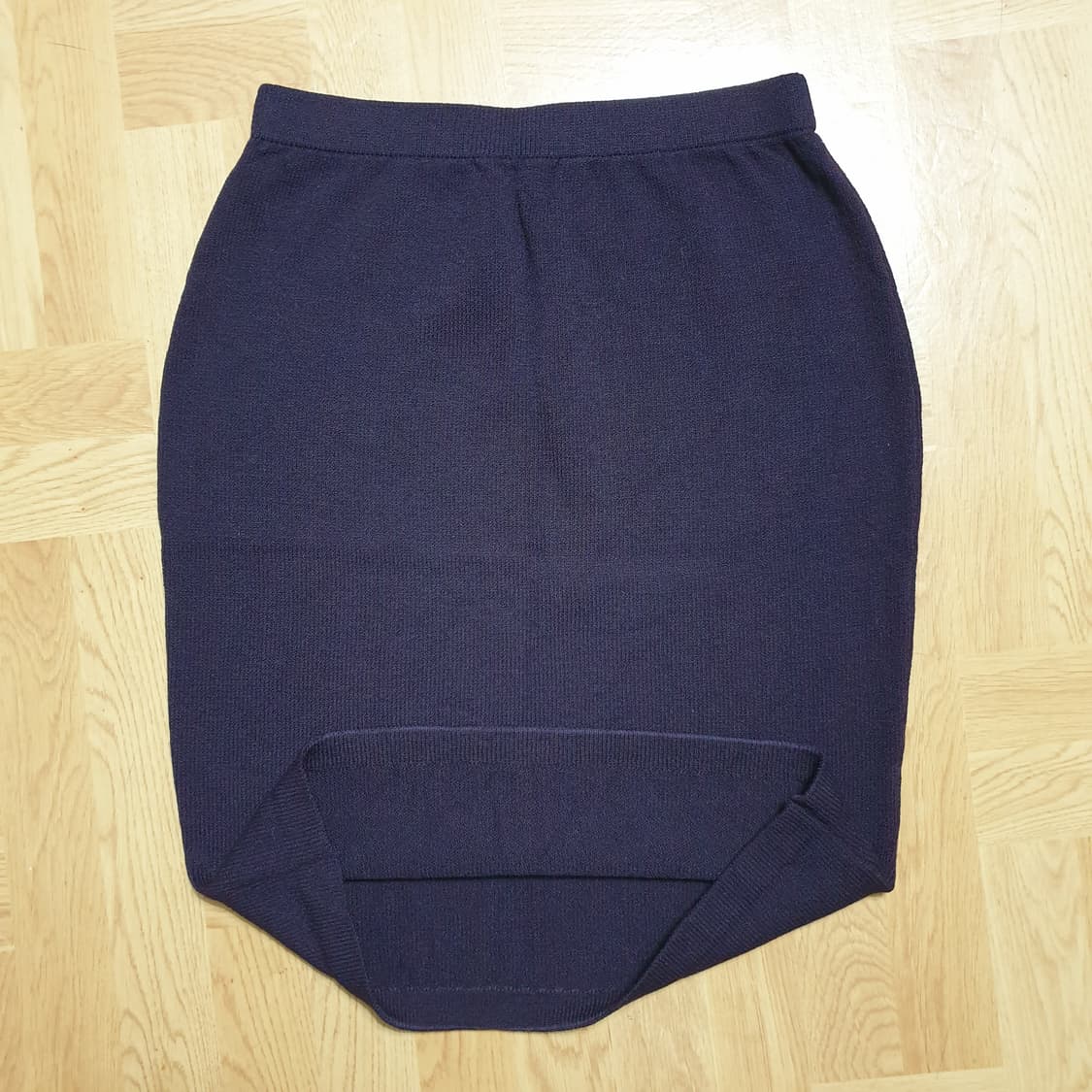 명품 ST.JOHN 센존 컬렉션 클래식 시그니처 산타나니트 밴딩 스커트 상품이미지4