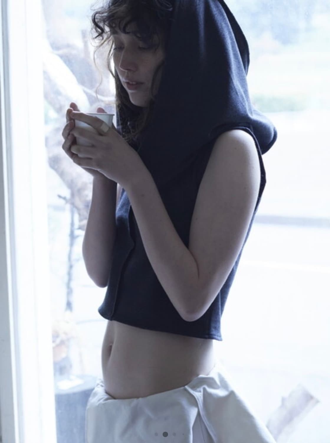 Shy hood sleeveless 상품이미지1