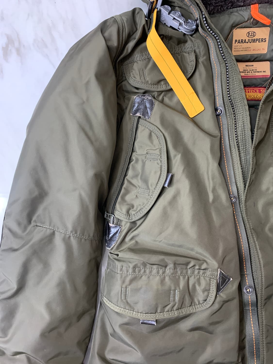 파라점퍼스 라이트핸드 마스터 피스 M사이즈 패딩 상품이미지5