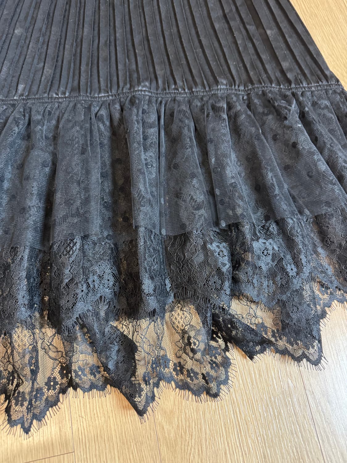 o2nd 오즈세컨 도트 플리츠 밴딩 스커트 상품이미지3