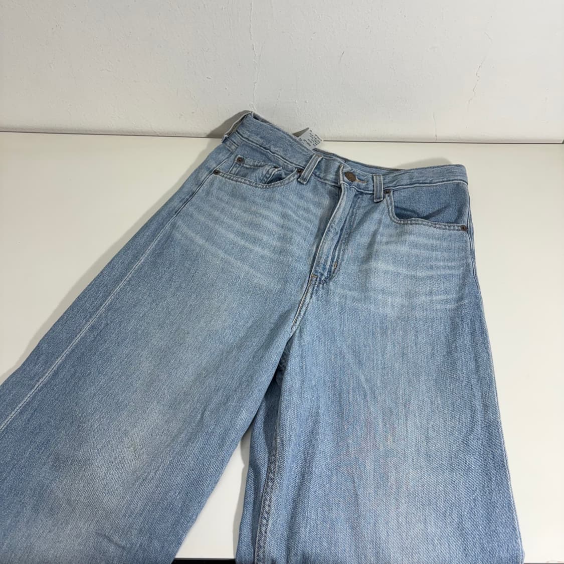 28 우먼M 리바이스 연청 일자핏 데님팬츠 상품이미지3