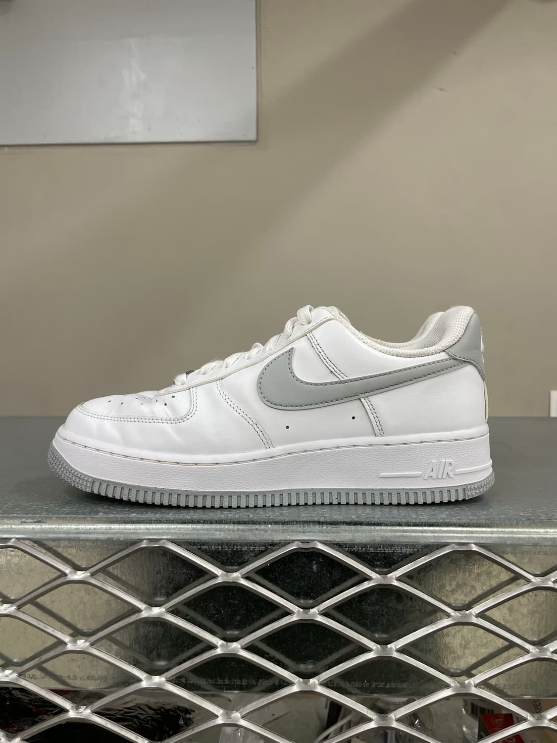 나이키 에어포스1 화이트 스모크 그레이 250 상품이미지1