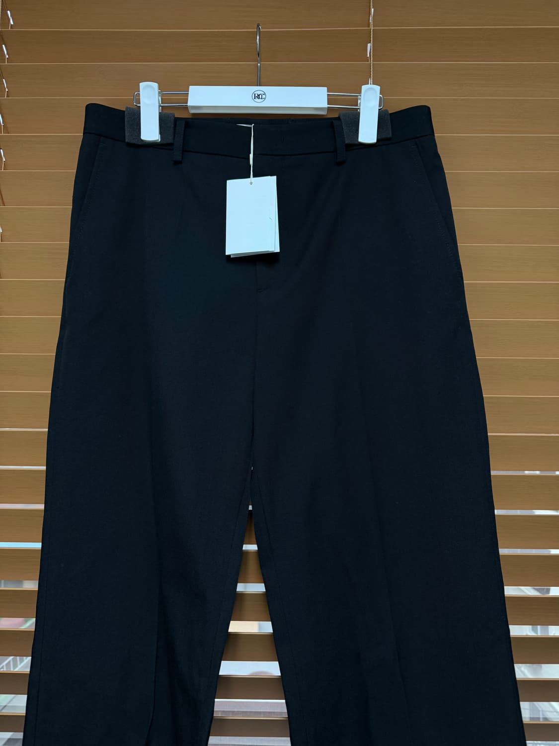 [새상품] 렉토 25FW 시그니처 플레어 핏 팬츠 블랙 상품이미지1