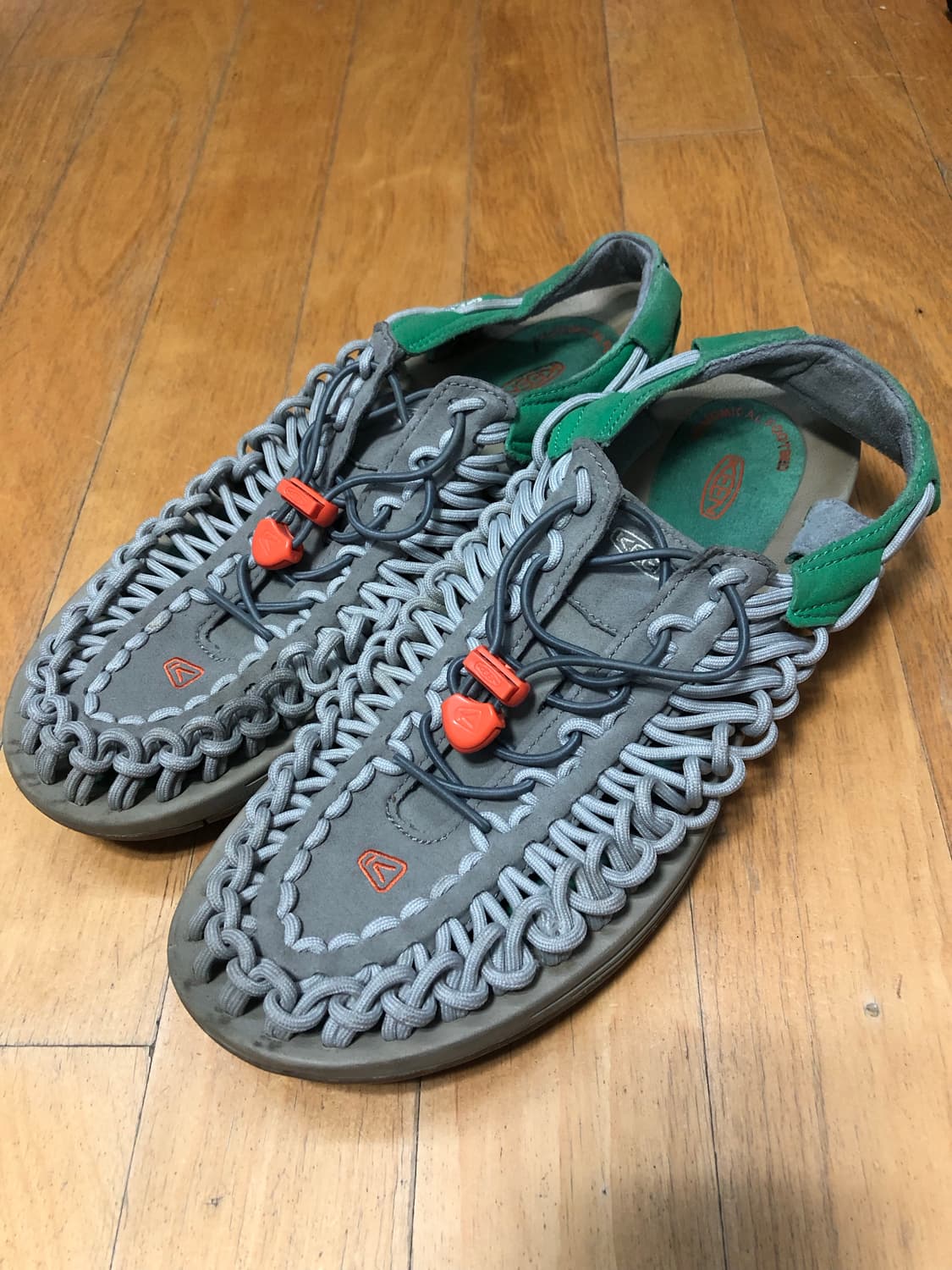 킨 keen 유니크 샌들 슬리퍼 그레이 그린 280 상품이미지1