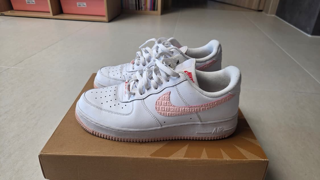 나이키 에어 포스 1 발렌타인데이 2022 상품이미지2