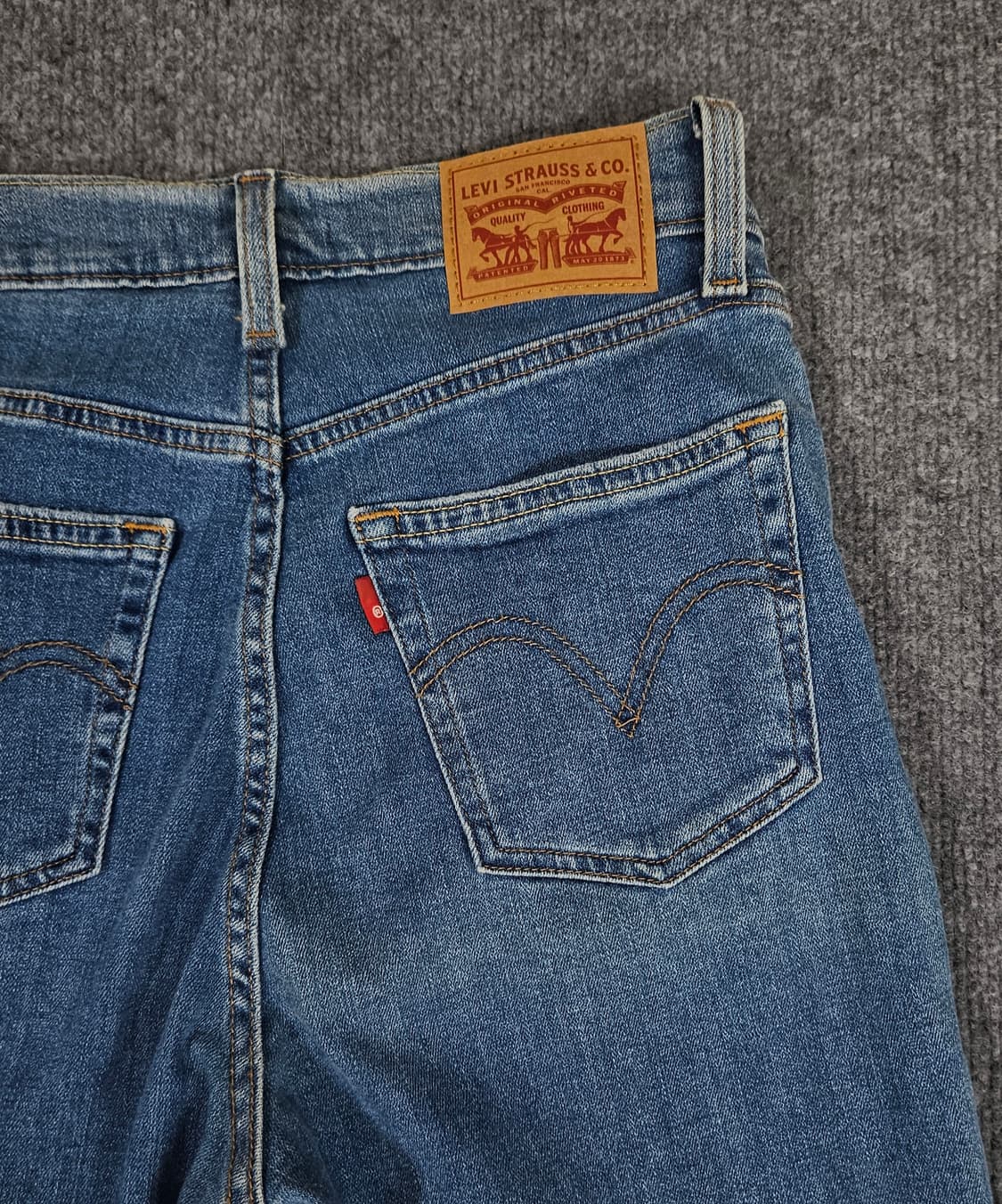 리바이스 보이프렌드 팬츠(급처) 상품이미지4