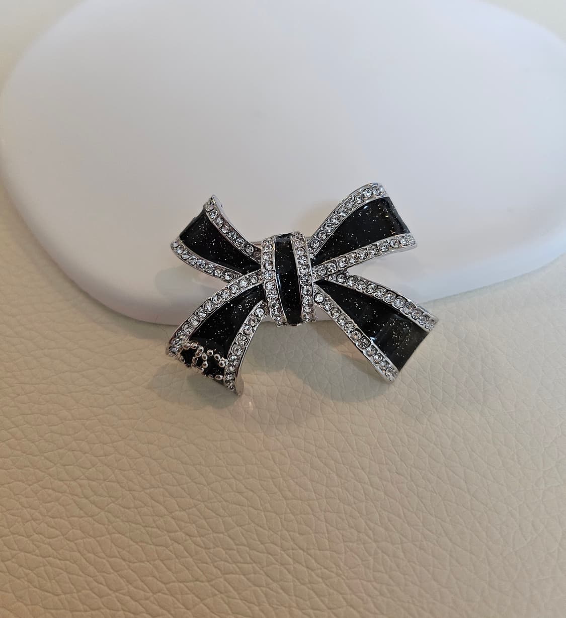 샤넬 블랙리본 CC 브로치 업사이클링 상품이미지4