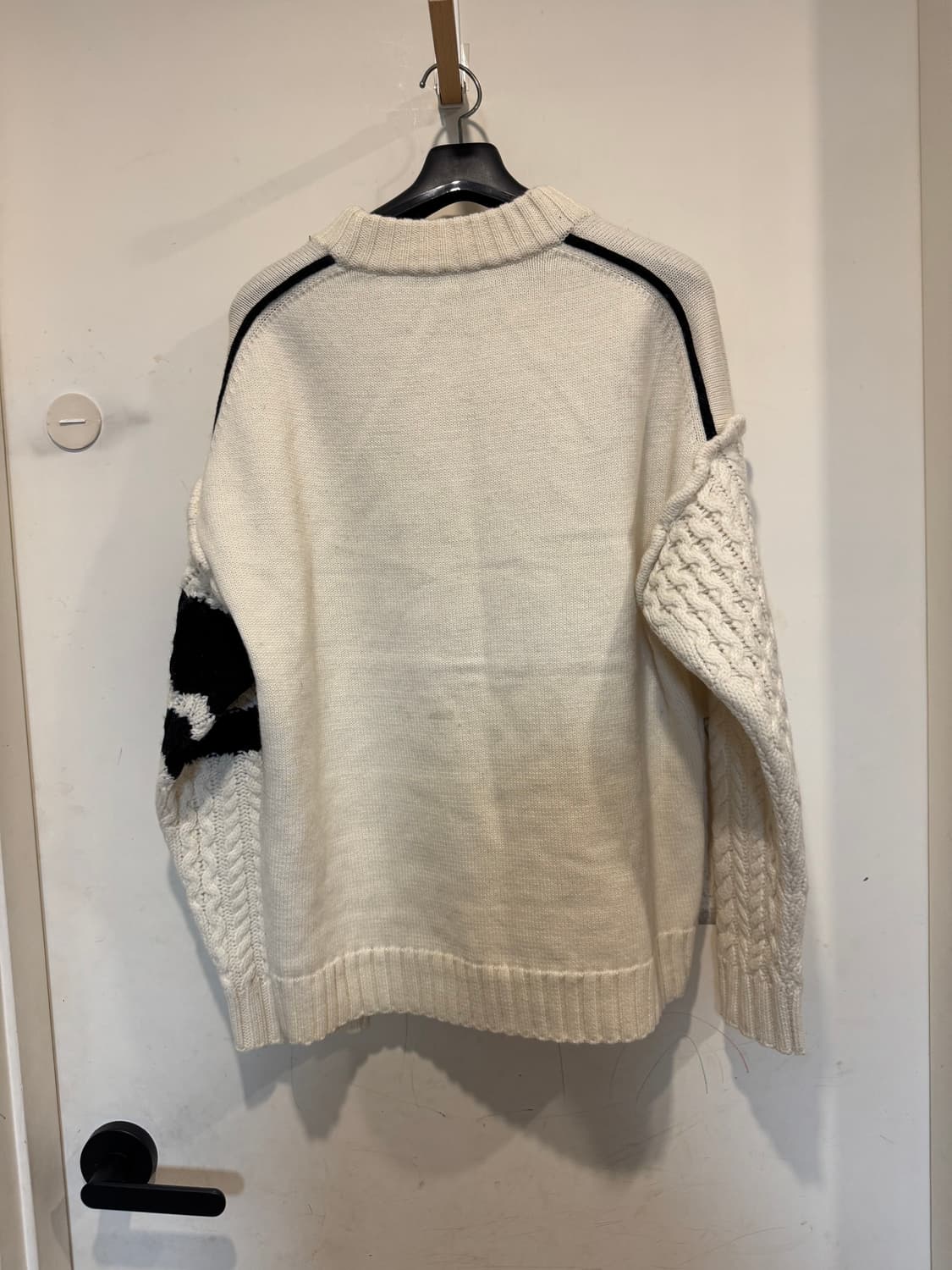 오니츠카타이거 스웨터 상품이미지6