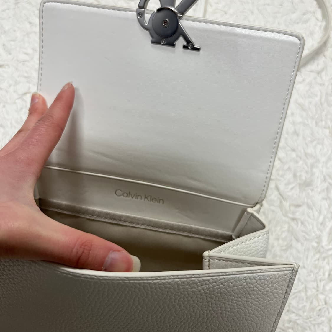 캘빈클라인 크로스백 상품이미지3