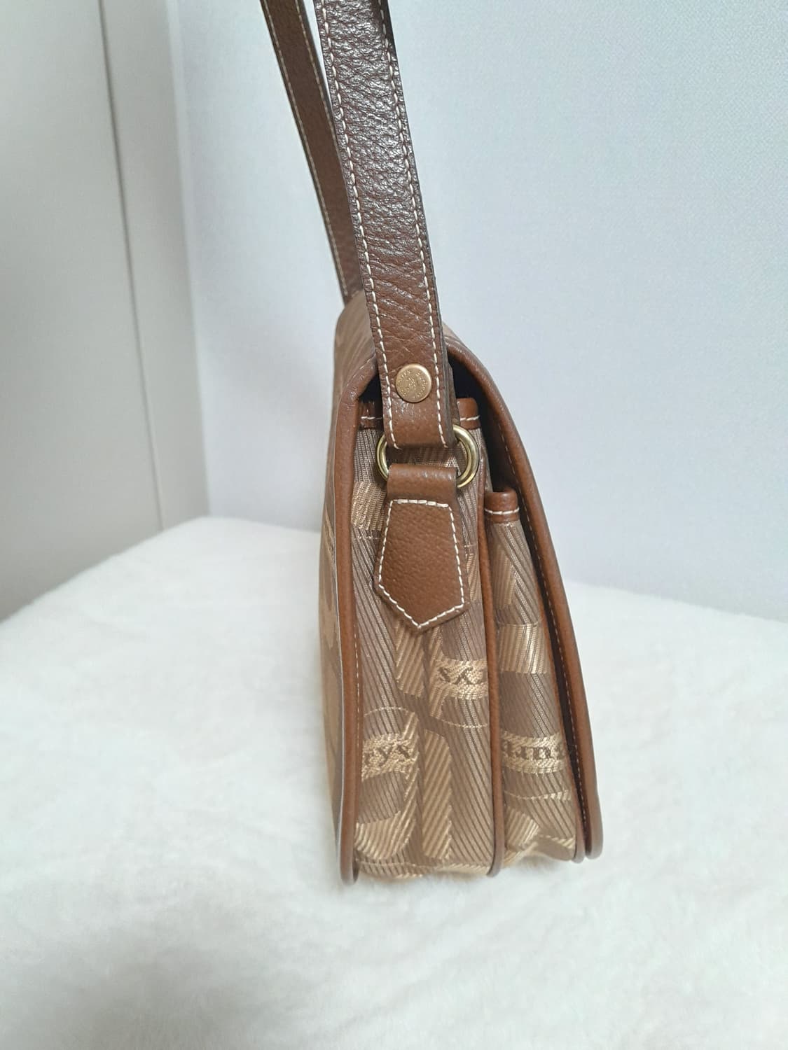 정품 버버리 00's 빈티지 크로스백 상품이미지4