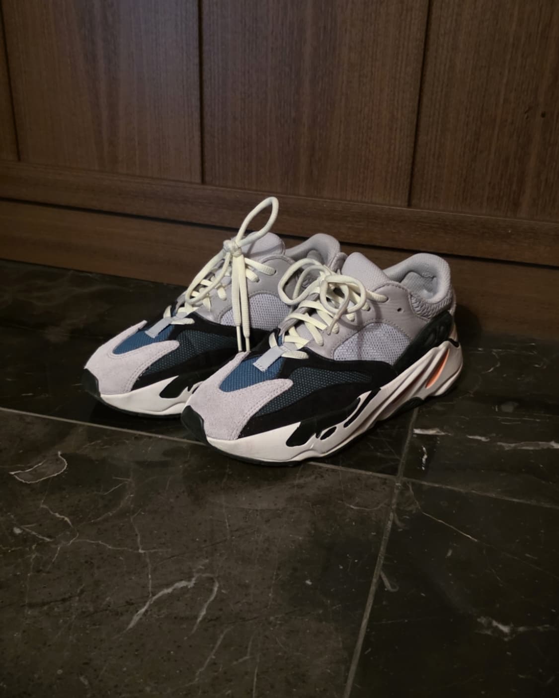 [240] 이지부스트 700 웨이브러너 상품이미지3