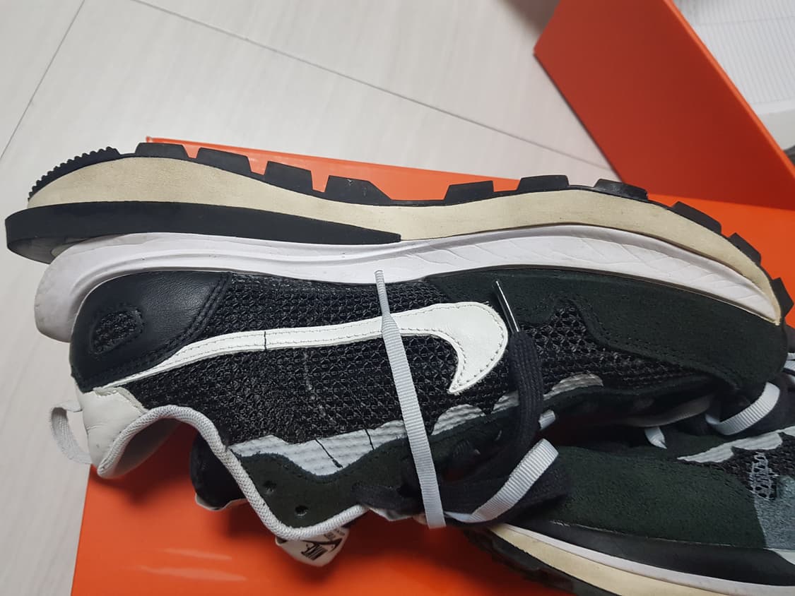 나이키 사카이 베이퍼와플 블랙 화이트 265 상품이미지3