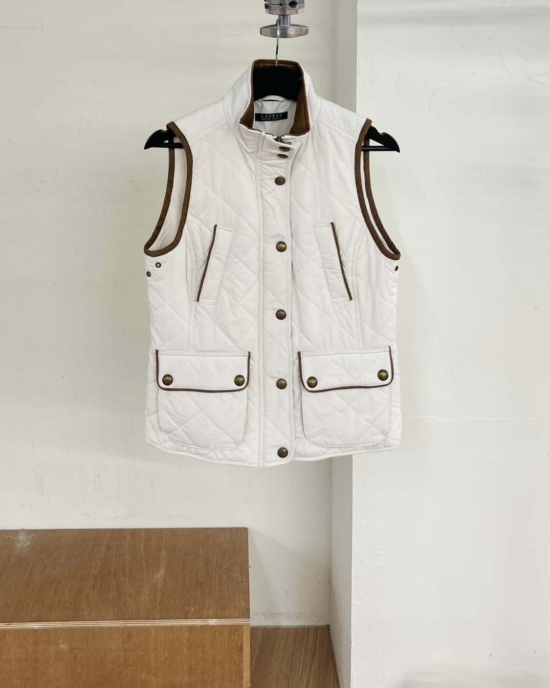 랄프 로렌 화이트 퀼팅 조끼 상품이미지1