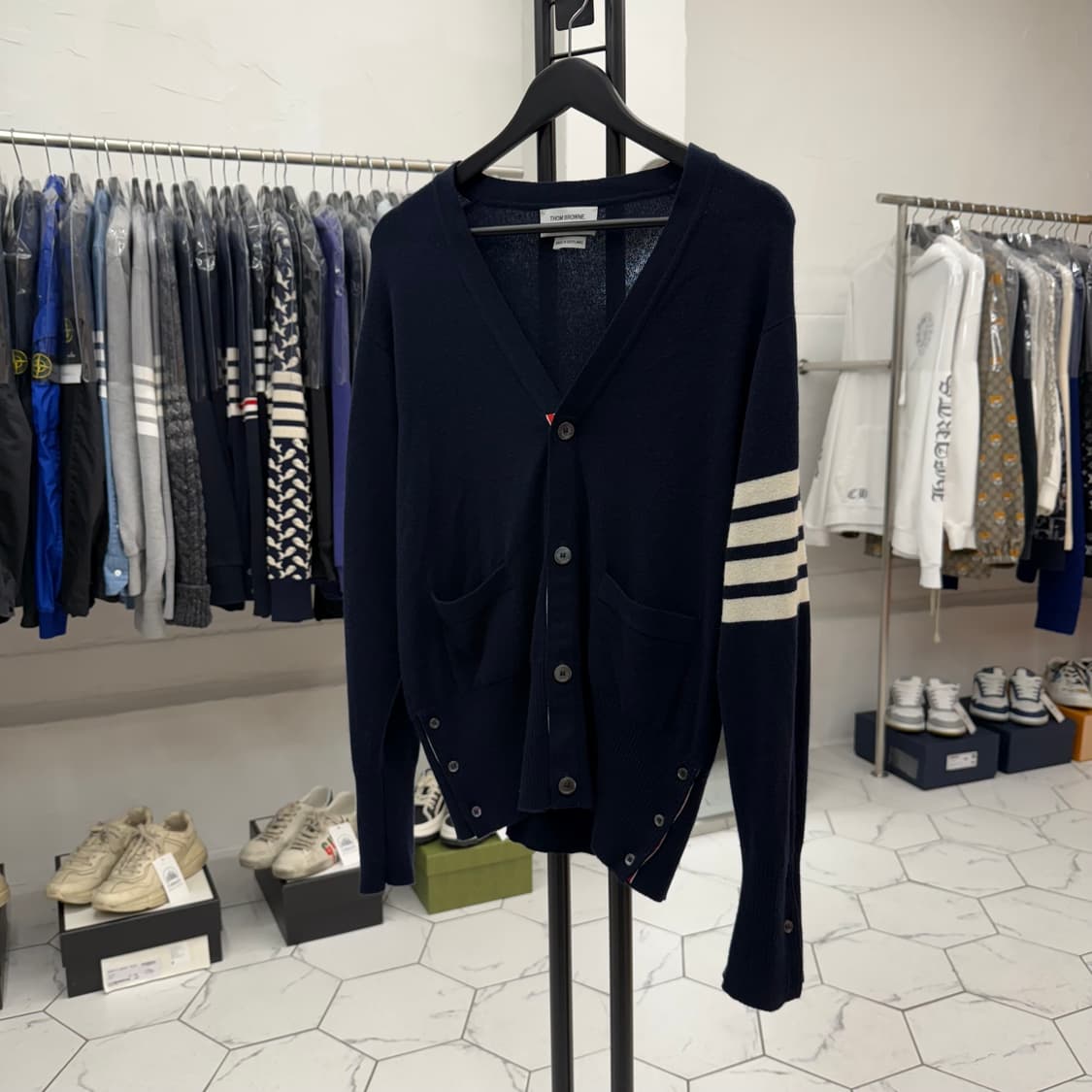 [5] 톰브라운 캐시미어 가디건 네이비 상품이미지2