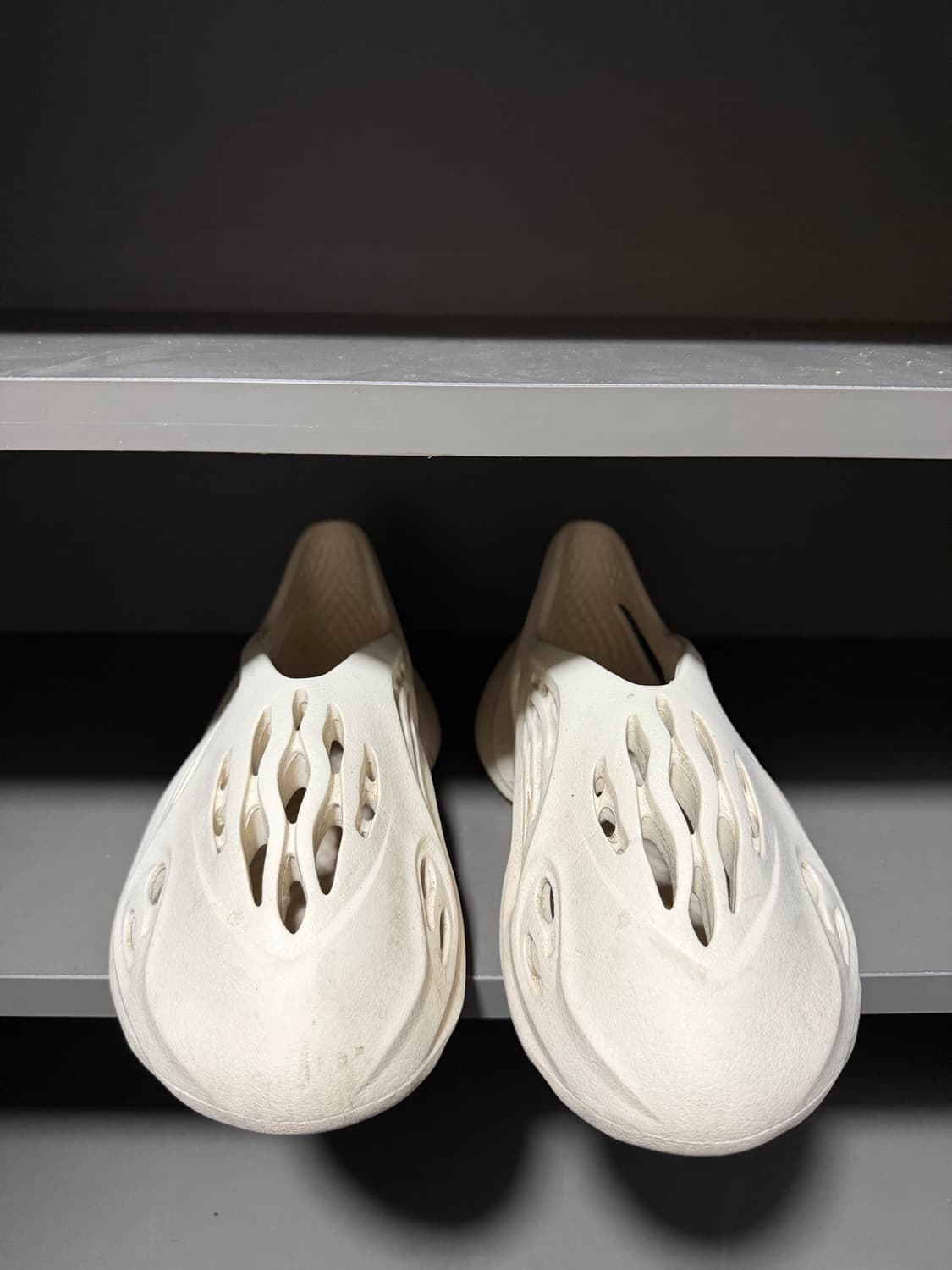 아디다스 이지 폼 러너 샌드 상품이미지2