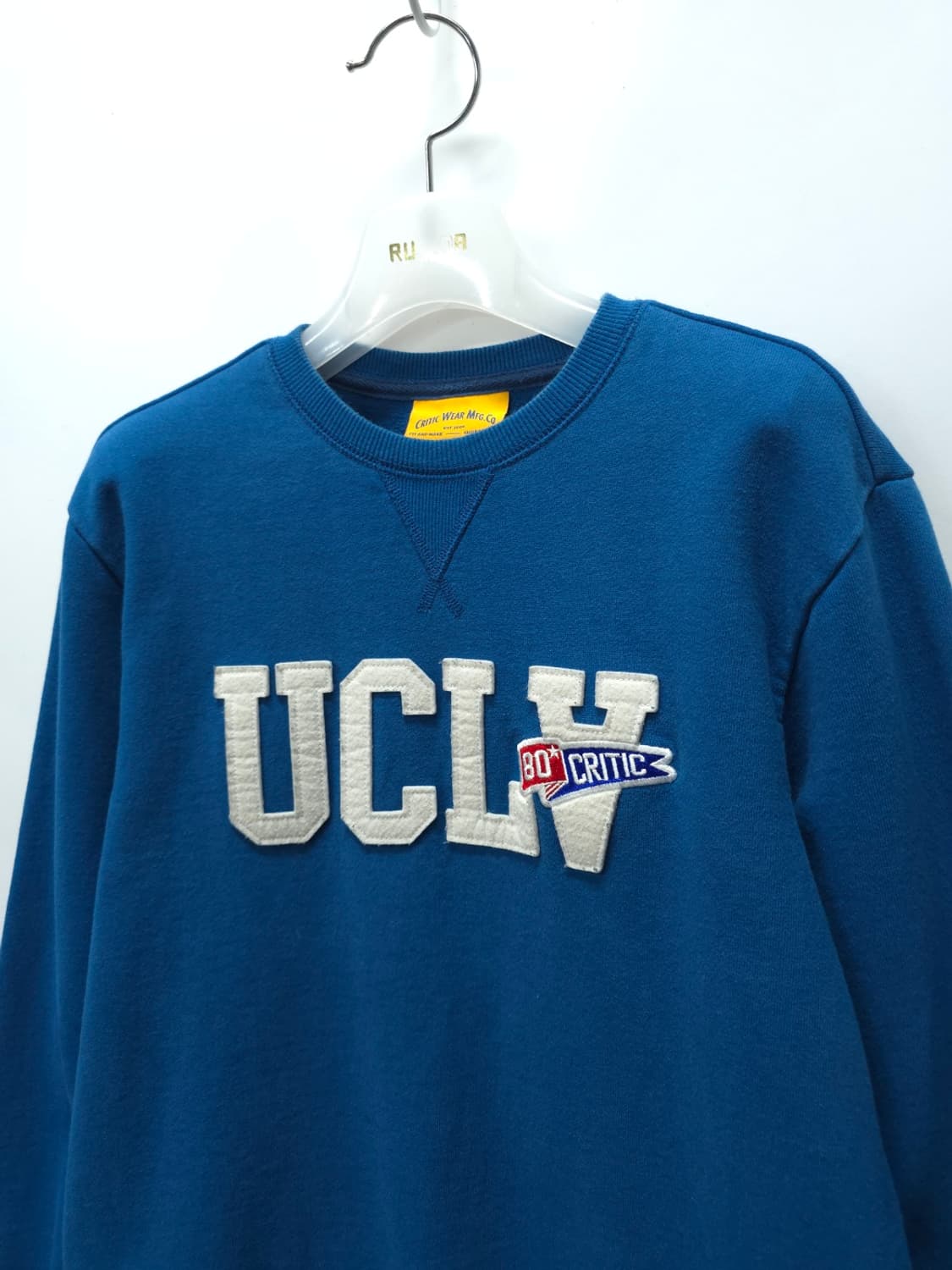 크리틱(CRITIC) 블루 워시드 맨투맨 - M사이즈 상품이미지3