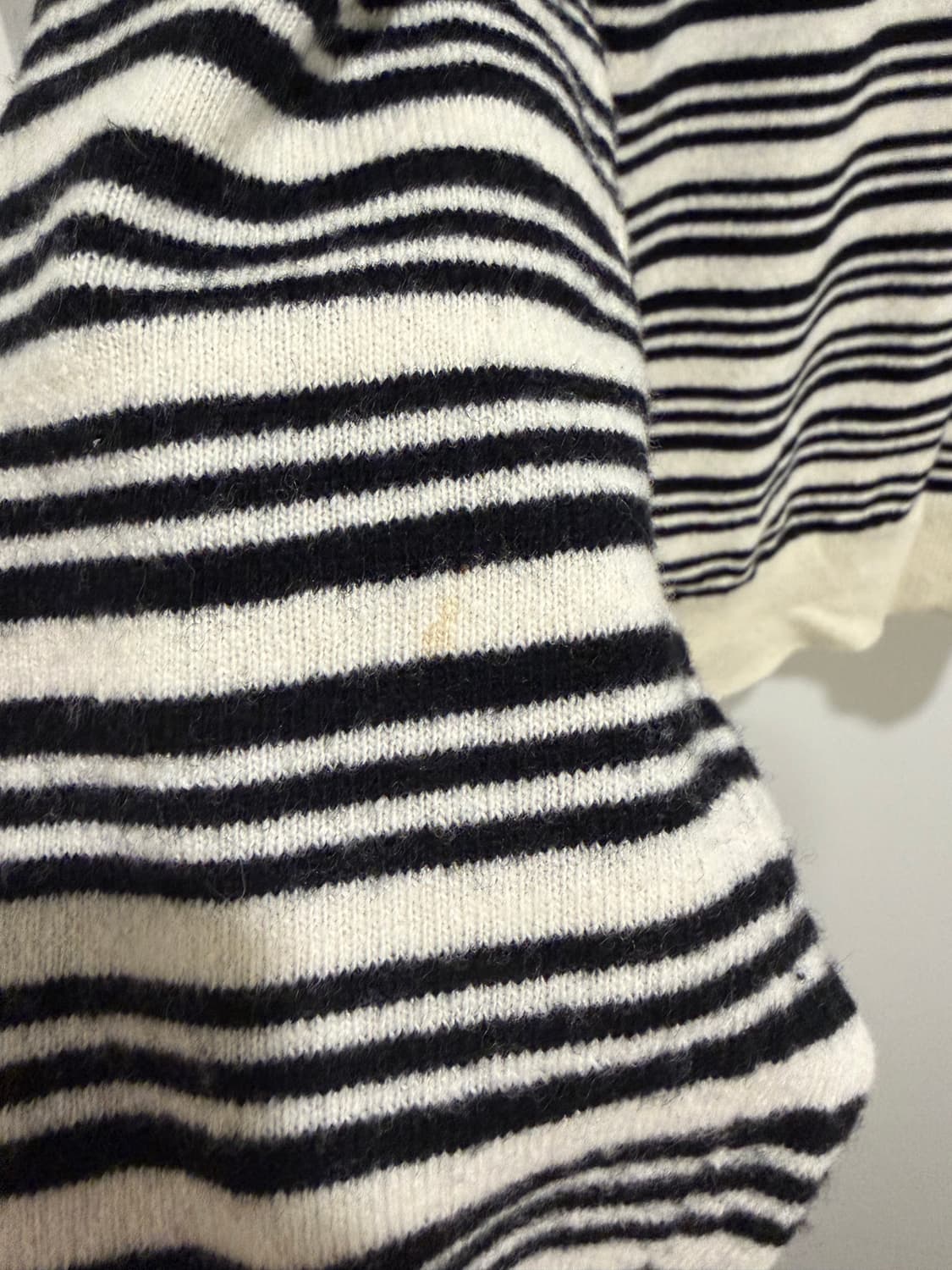 웨이비니스 waviness 스트라이프 헨리넥 니트 2사이즈 상품이미지4