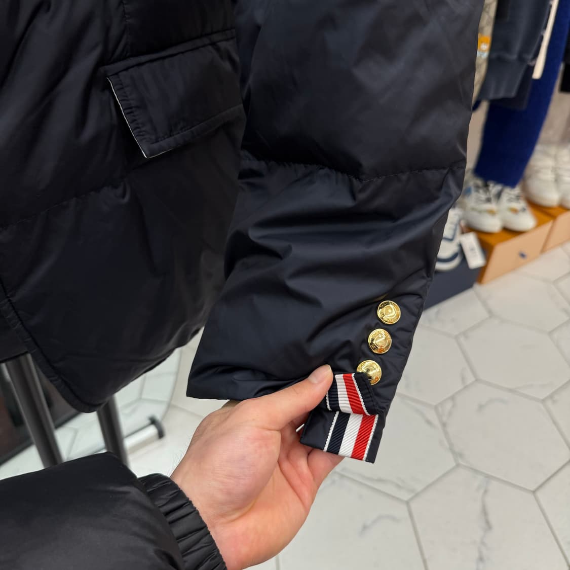 [2/백화점] 톰브라운 사선완장 다운 패딩 블랙 상품이미지6