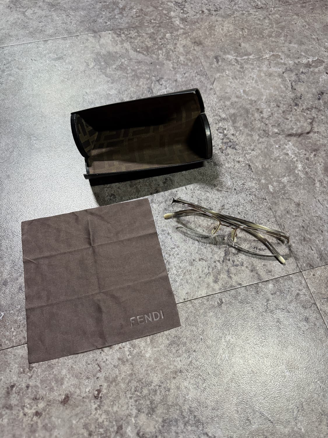 펜디 반무테 풀박스 상품이미지1