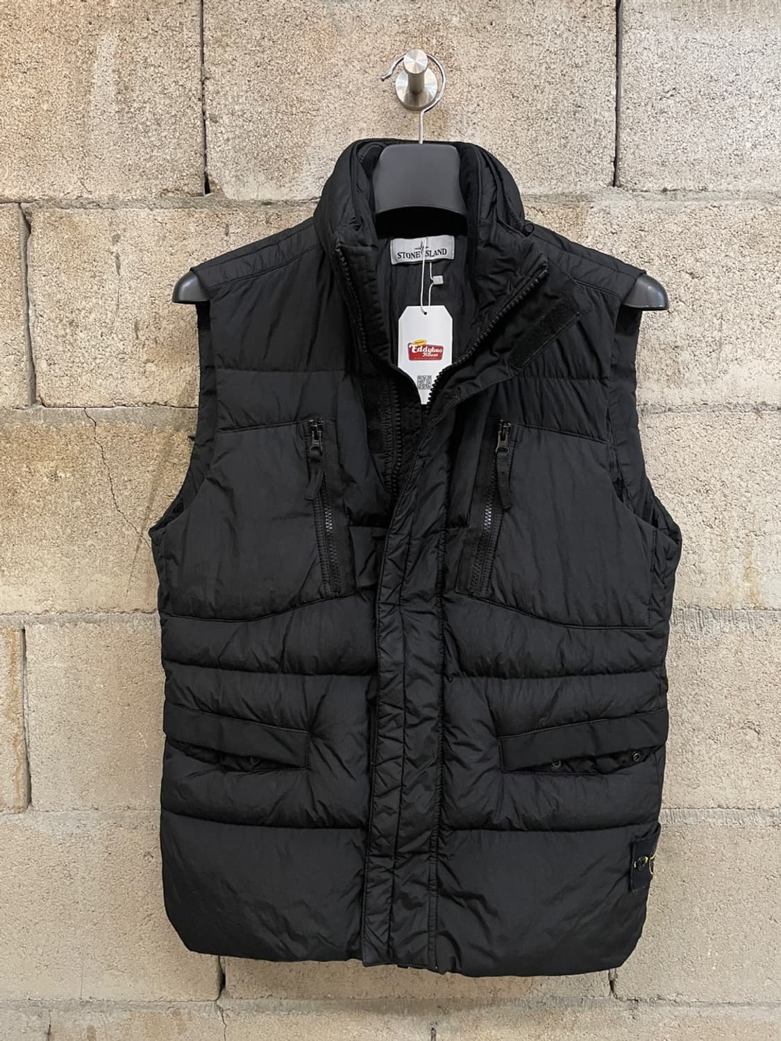 스톤 아일랜드 크링클랩스 다운 베스트 상품이미지1