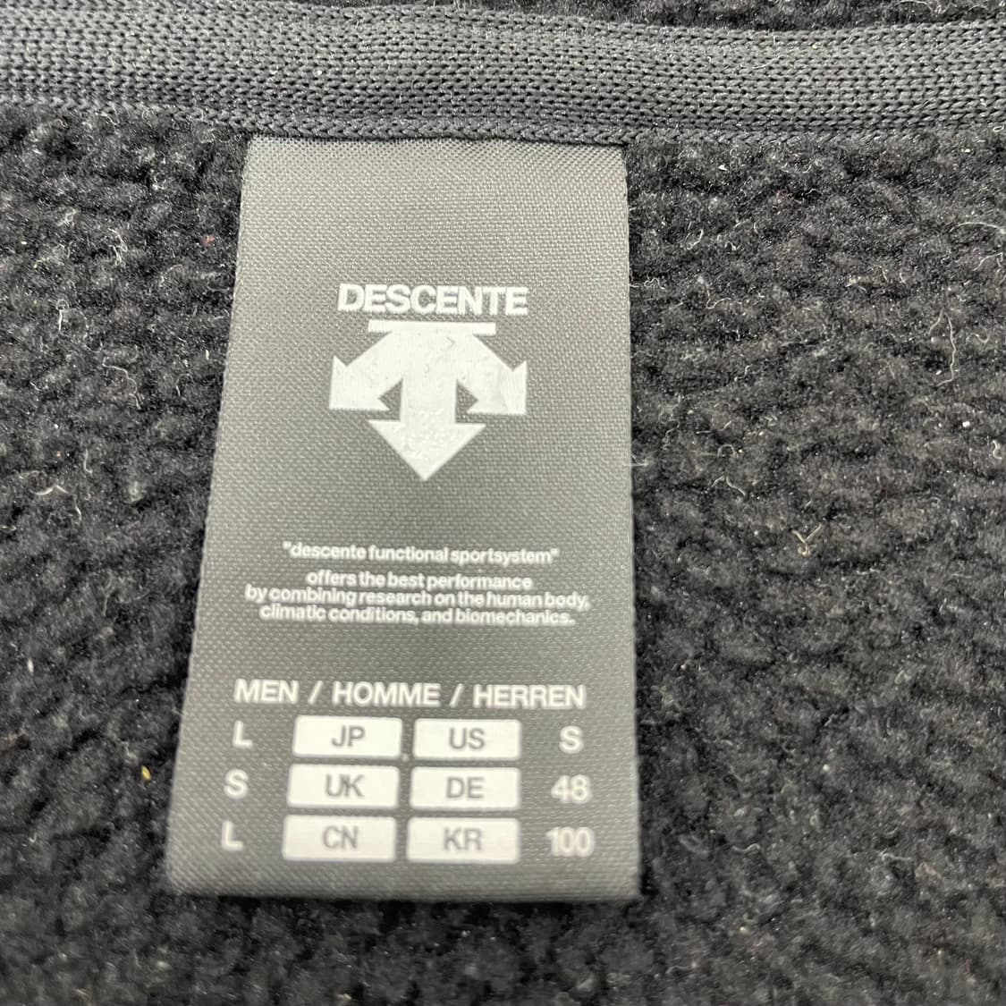 데상트 스위스 스키팀 플리스 자켓 상품이미지2